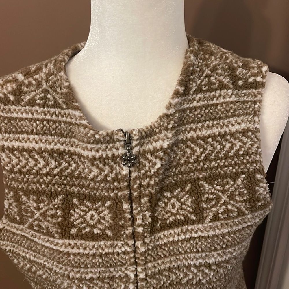 Christopher &Banks Christmas Vest EUC small